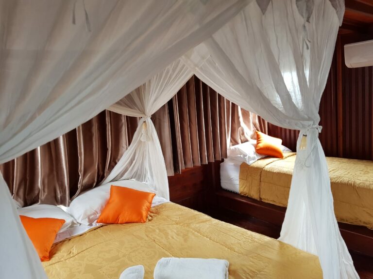 Wohnbeispiel: Super Deluxe Hausboot