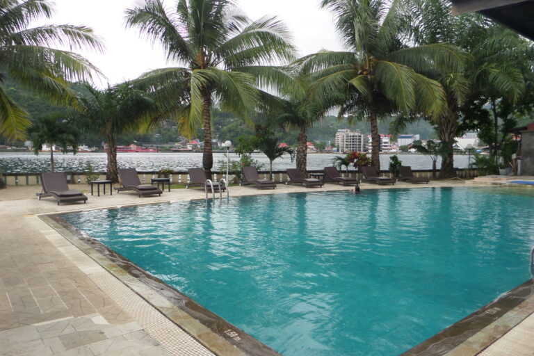 Pool im Hotel Suni Sentani