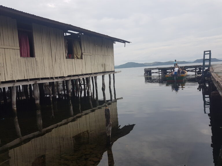 Stelzenhaus auf dem Sentani See