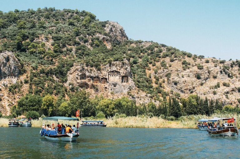 Unterwegs zu den Felsengräbern