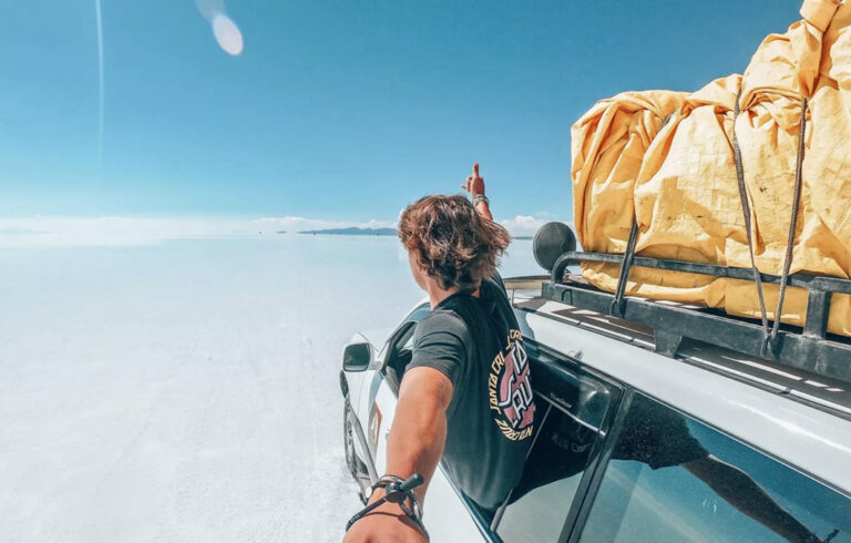 Mit dem Geländewagen über die größte Salzpfanne der Erde