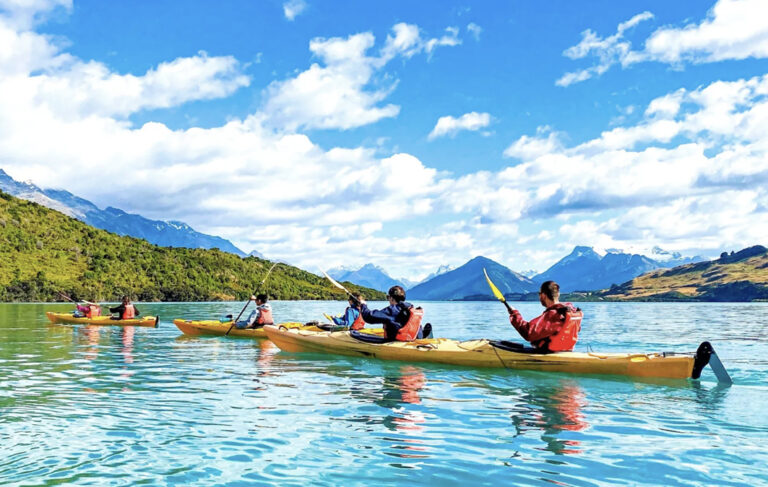 Die Landschaft um Franz Josef mit dem Kajak erkunden