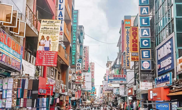 Schnnell noch in Colombo Souvenirs shoppen