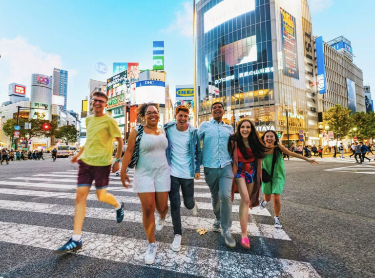 Überquerung Zebrastreifen in Tokio