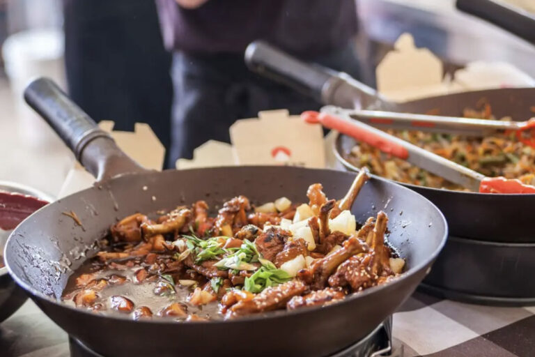 Einheimisches Essen genießen