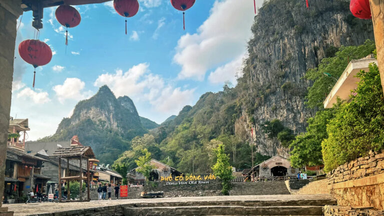 Auf in die Altstadt von Dong Van