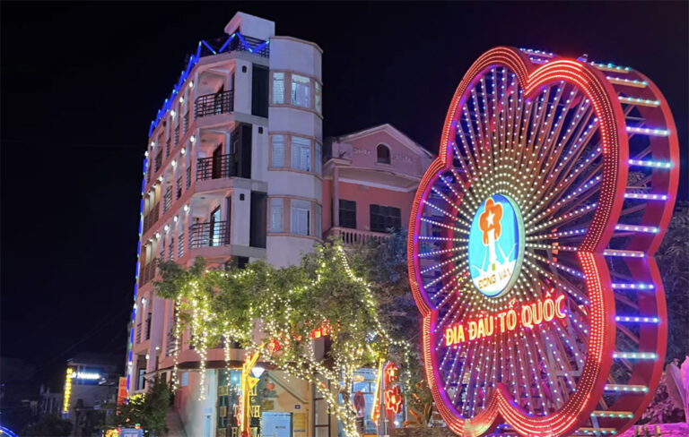 Beleuchtetes Dong Van