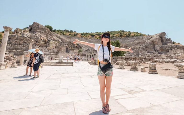 Erkundung der Ruinen von Pergamon