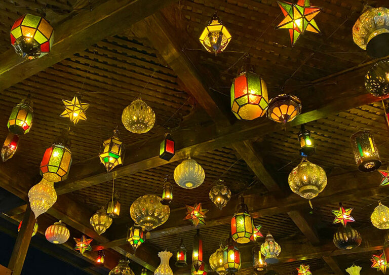 Bunte orientalische Lampen