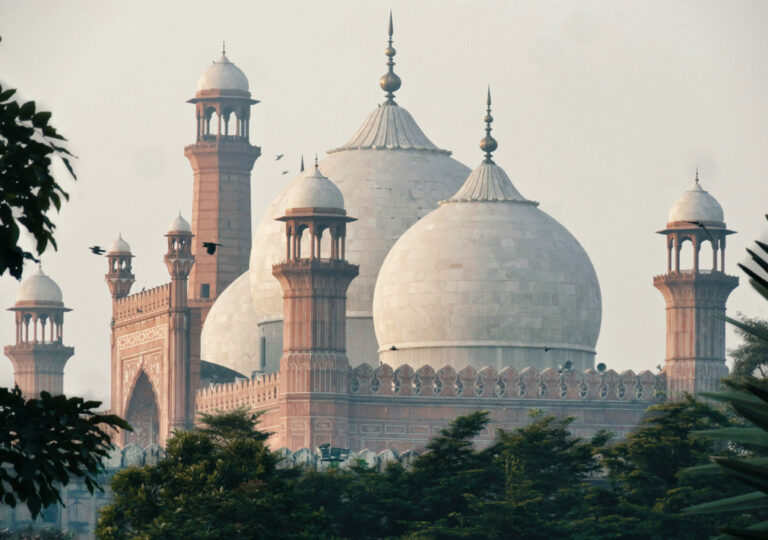 Kuppeln und Türme der Badshahi-Moschee