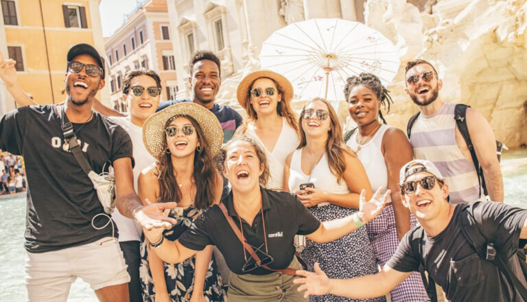 Gruppenbild vorm Trevi-Brunnen
