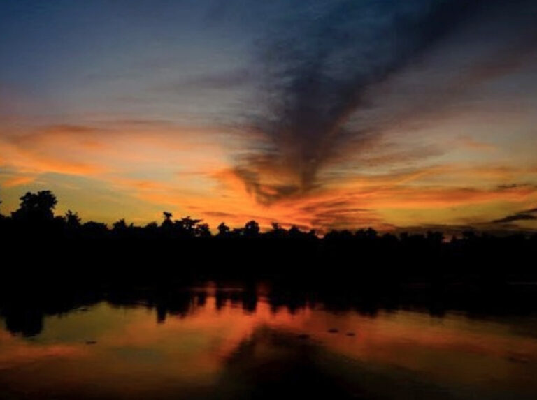 Sonnenuntergang über dem Orinocco Fluss