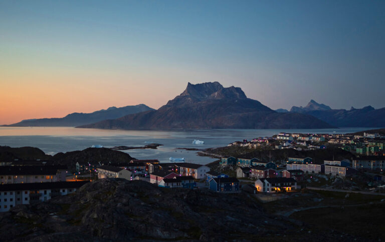 Nuuk bei Dämmerung