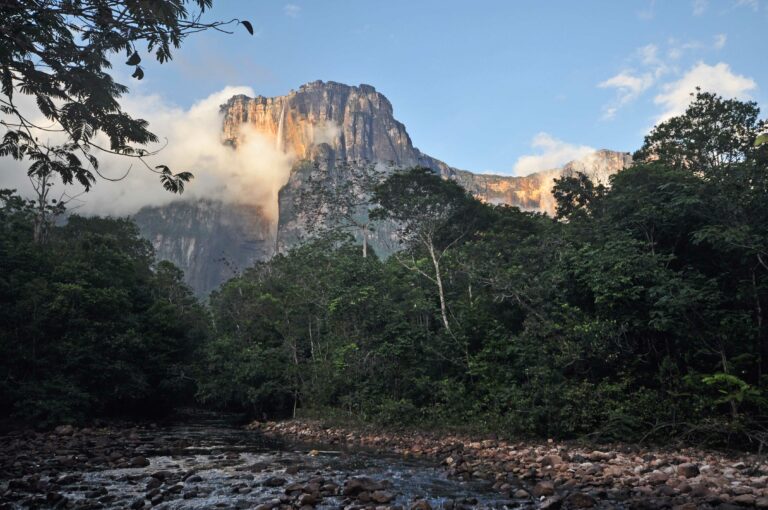 Blick auf den Salto Ángel, den höchsten Wasserfall der Welt