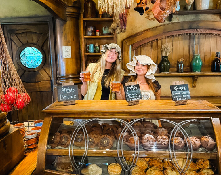 Hinter der Theke in Hogsmeade