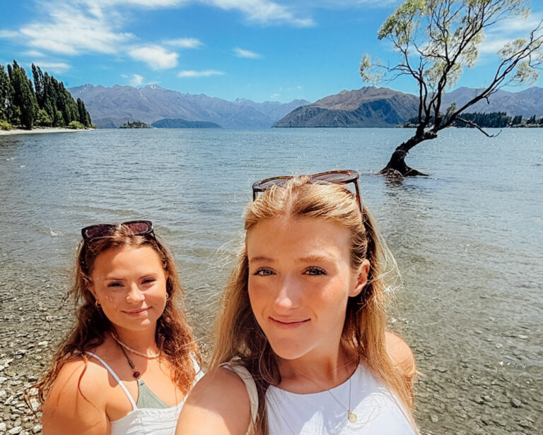Ein Selfie mit dem Wanaka Tree ist ein Muss